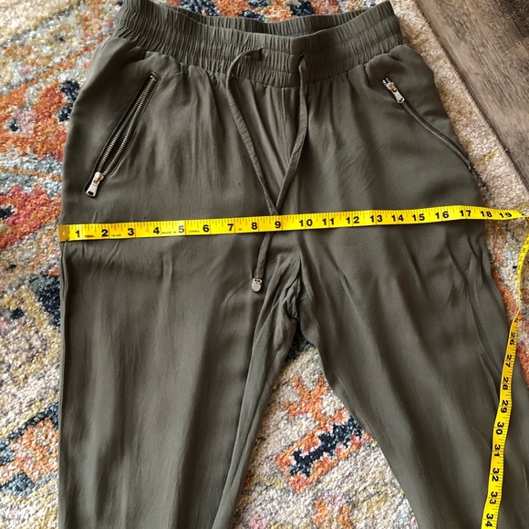 Suzy Sheir | Silky Jogger Pants - Picture 6 of 10